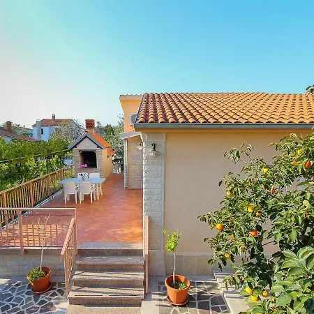 Apartment Lilium Apartamento